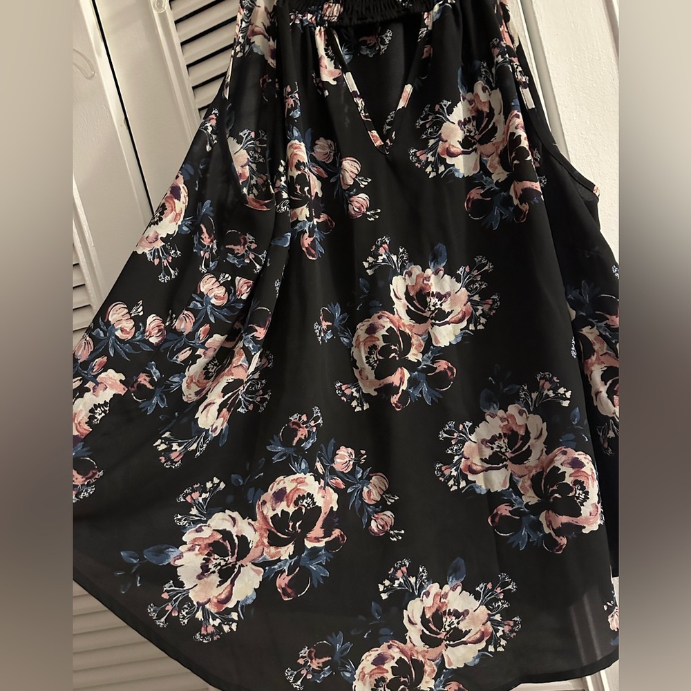 Torrid Flowy Tank - Picture 2 of 4